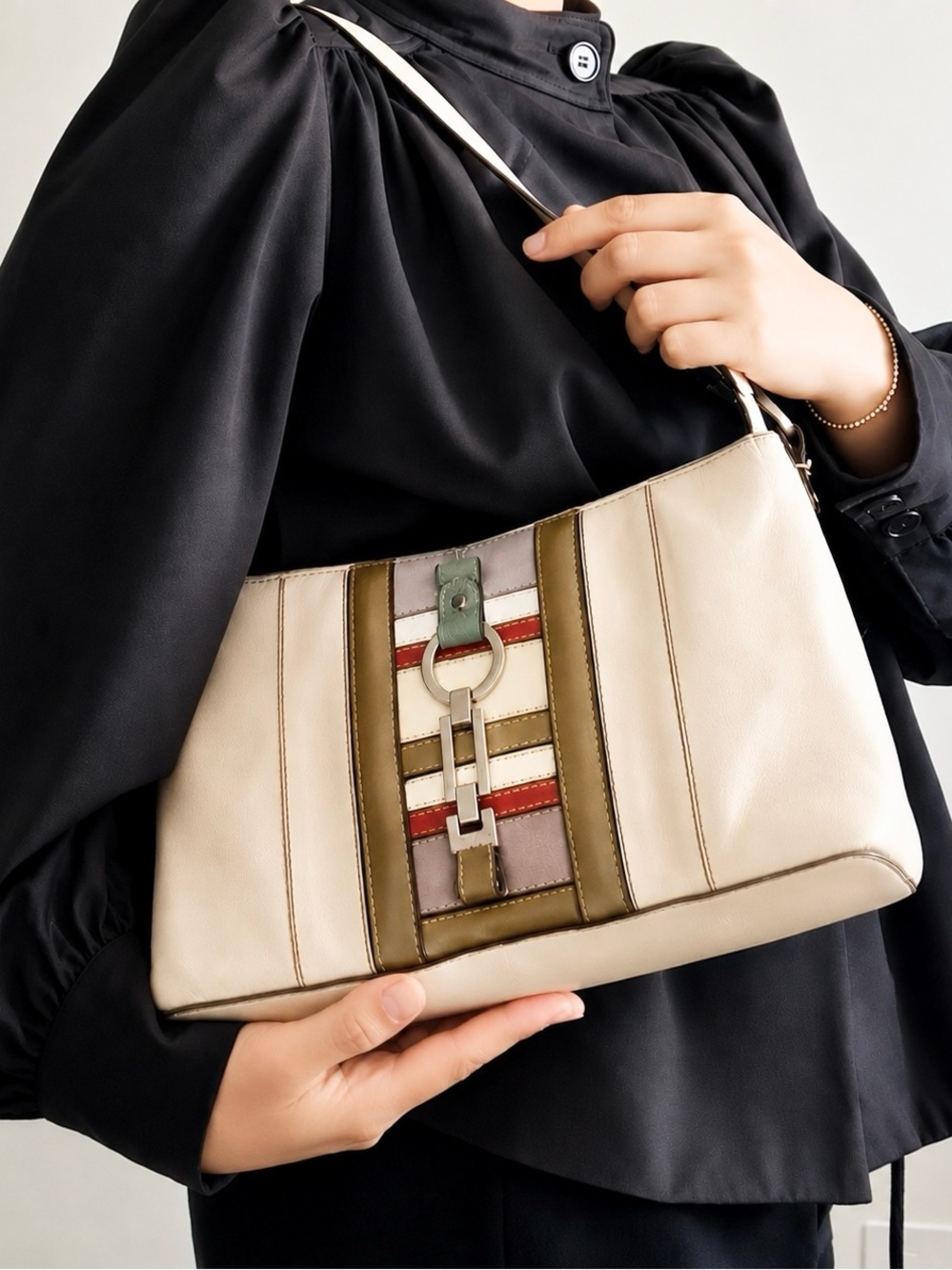 Vintage Etienne Aigner Cream Shoulder Bag - Hard to find.